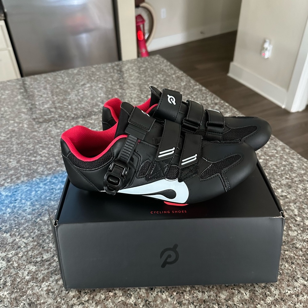 Peloton Black and Red Cycling Shoes Sz 39